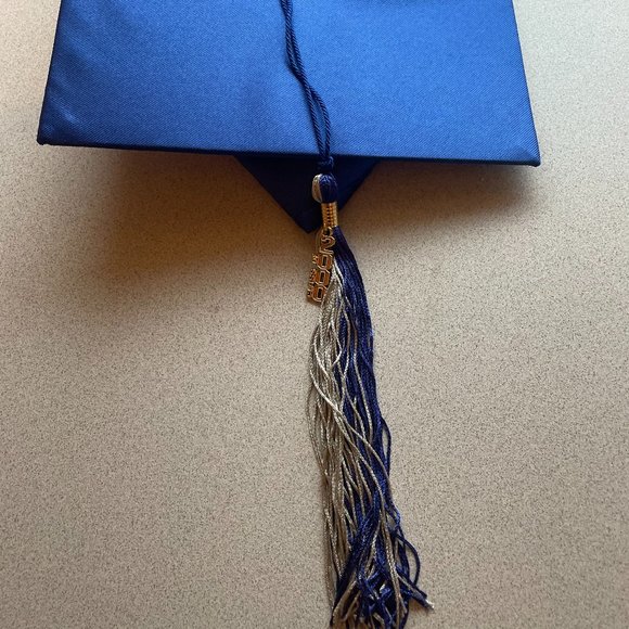 Graduation Cap and Gown - Blue w/ Silver Class of 2000 - Picture 5 of 7